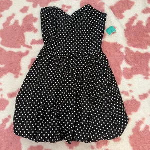 ✨ NWT Vintage-Inspired Black & White Polka Dot Bubble Hem Strapless Mini Dress ✨ thumbnail 3