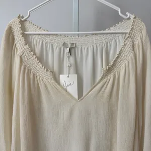 Joie Silk Boho Flowy Beachy Relaxed Peasant Smocked V-Neck Blouse L Ivory thumbnail 2
