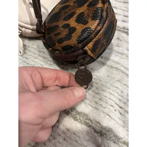 Set Of 2 Steve Madden Round Coin Keychain Purse 4×4 Clip On Leopard And Ivory thumbnail 7