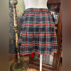 EUC Urban Outfitters Women' plaid pleated skirt. thumbnail 6