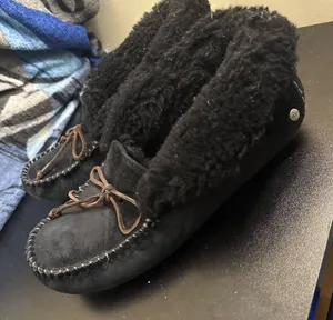 UGG Alena Black Fur Suede Slippers Womens Size 9 thumbnail 1