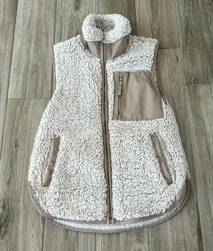 Abercrombie & Fitch vest thumbnail 1