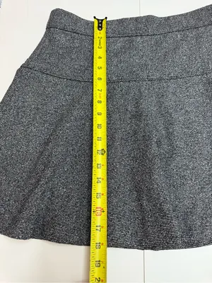 Banana Republic black and gray flounce tweed skirt size 8 thumbnail 8