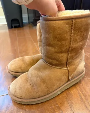UGG Boots thumbnail 1