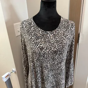 Old Navy Long Sleeve Stretchy Midi Dress Leopard Animal Print Black‎ White L thumbnail 2