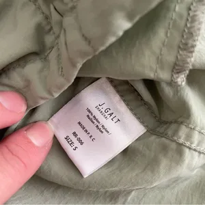 Brandy Melville J Galt Zip Up Windbreaker Raincoat Green Small thumbnail 3