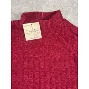 NWT Olivia Rae Top‎ – Women's M Fitted Cropped - Red Long Sleeve Ribbed thumbnail 4