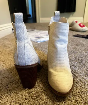 Mia Boots thumbnail 2