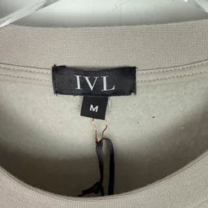 NWT IVL Collective Cropped Crewneck Sweatshirt Cotton Fleece Stone Size Medium M thumbnail 5