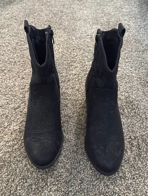 Cowboy Boots Black Size 7.5 thumbnail 1
