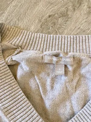 Banana Republic taupe sweater size S. thumbnail 7
