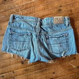 American Eagle shortie distressed 2 denim cutoff shorts thumbnail 2