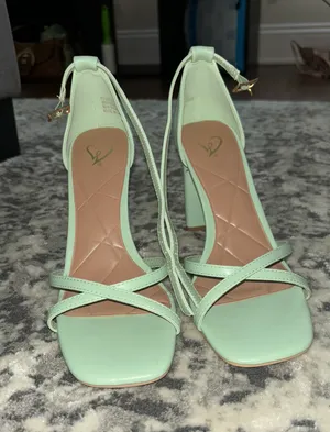green heels thumbnail 1