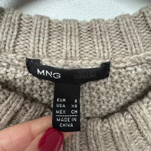 MNG Mango Mock Neck Tan Wool Blend Cable Knit Sweater Womens Size XS Oversized thumbnail 5