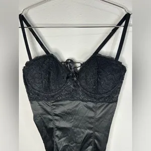 Seductions by Frederick’s of Hollywood Black Lace Corset Bustier Top Size M thumbnail 2