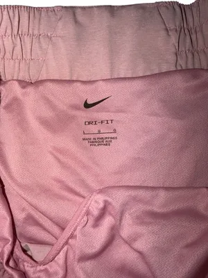 Nike dri fit Women’s Mid-Rise 3” Brief-Lined Shorts – Pink – Women’s Large –NWOT thumbnail 3
