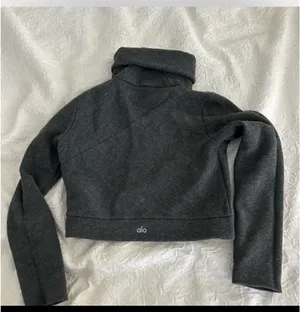 Alo Yoga Turtleneck thumbnail 3