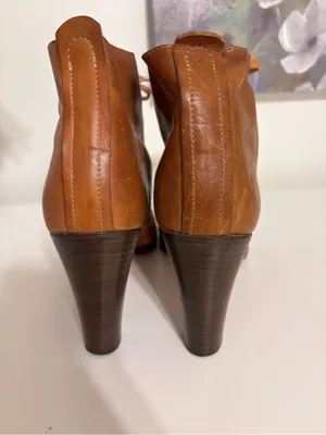 Frye womens 9.5 M Bella Hi Lace Up 77112 Brown Ankle Boots Bootie 4” Heel Italy thumbnail 6