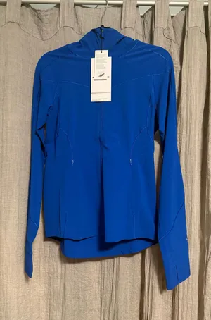 Lululemon Windbreaker thumbnail 1