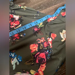 Women's Dress (Size M/L) thumbnail 4