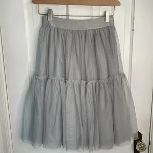 Lauren Conrad Dress Up Shop Flint Gray Ruffle Tulle skirt New w Tag W-381 Sz S thumbnail 9