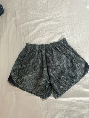 lululemon shorts thumbnail 2