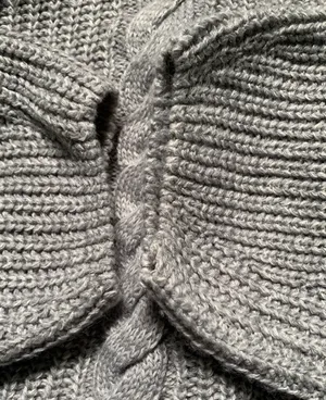 H&M Cropped Cardigan Sweater thumbnail 3