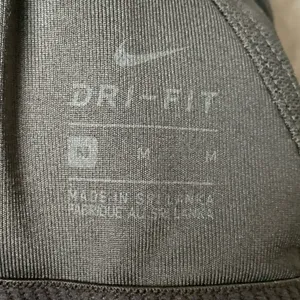 Nike Dri Fit Women Size Medium Black athletic Sports‎ Bra Mesh thumbnail 3