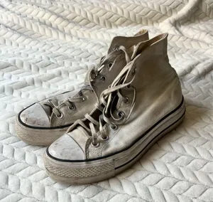 White High-Top Converse Platform Chuck Taylor thumbnail 1