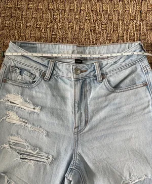 American Eagle Outfitters Women's Light Wash Distressed Stretch Mom Jeans Size 4 thumbnail 10