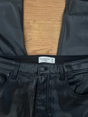 Abercrombie Vegan Leather 90s Pants thumbnail 2