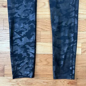 SPANX Faux Leather Glossy Camo Matte Black shaping slimming Leggings Sz L thumbnail 14