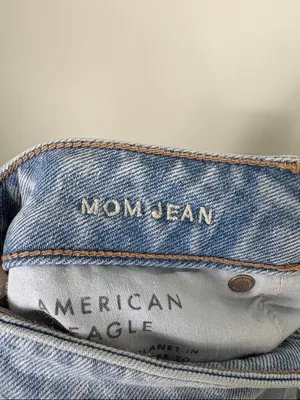 American Eagle Strigid Mom Jeans Women’s Size 4 Cotton Blue Denim High Rise thumbnail 5