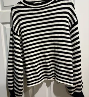 Anthropologie Sydney balloon-sleeved striped sweater sz L black white thumbnail 1
