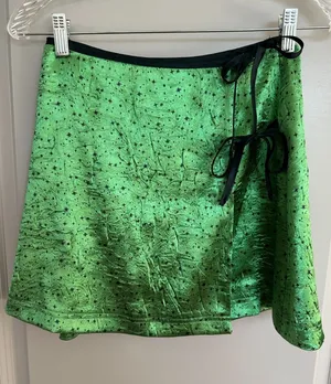 Urban Outfitters Neon Green Festival Wrap Mini Tie Skirt Women's Sz S thumbnail 1