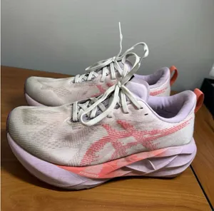 Asics Novablast 5 Women's Size 8 US 1012B765 Coral Reef Pink Running Shoes thumbnail 1