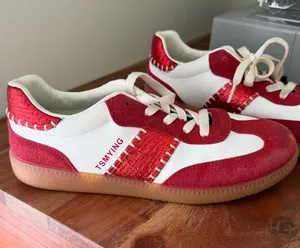 Red sneakers Size 6.5 thumbnail 1