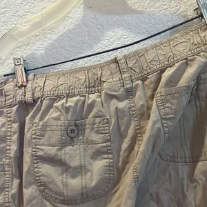 FINAL MARKDOWN Duo maternity capris medium Tan Size undefined thumbnail 5