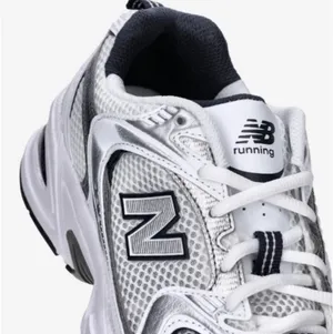 New Balance White and Gray Woman's Athletic RunningSneakers thumbnail 4