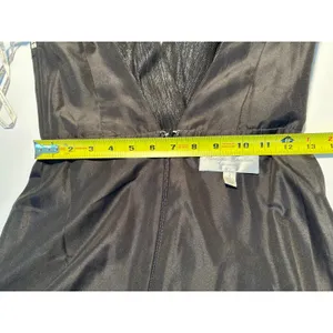 Monique Lhuillier Bridesmaids Size 2 Black Metallic Plunge V-Neck Maxi Dress thumbnail 8
