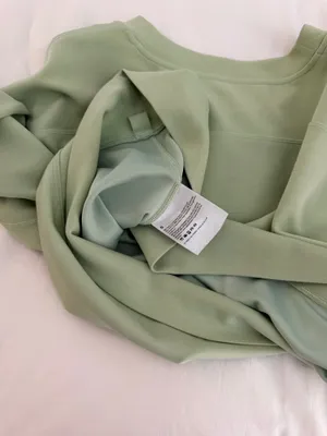 Lululemon Perfectly Oversized Softstreme Crew thumbnail 4