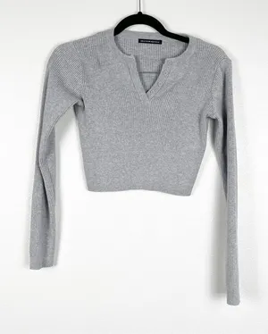 Brandy Melville Cropped Ribbed Long Sleeve Knit‎ Top Gray thumbnail 1
