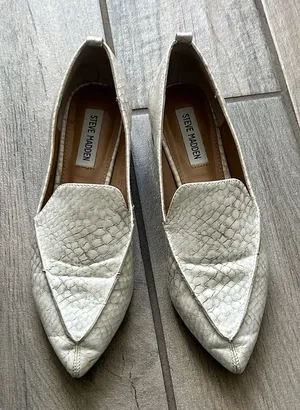 Steve Madden Textured Cream Flats thumbnail 1