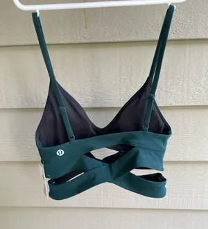 Lululemon bra thumbnail 2