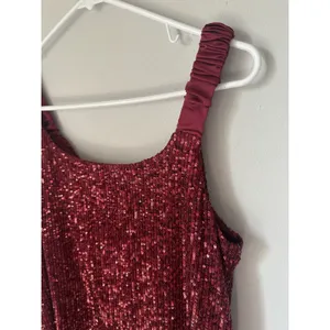 NWT Vince Camuto Small Womens Sequin Tank Top Red Lined V-Neck Party thumbnail 8