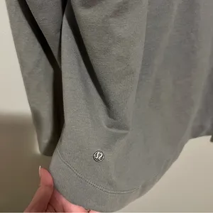 Women's Gray Lululemon Hooded Jacket thumbnail 4