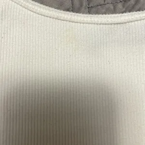 Crop tank top thumbnail 2