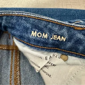 American Eagle High Rise Mom Jeans Distressed Stretch Blue Size 4 thumbnail 10