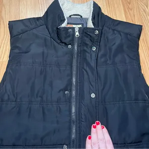 Ruff Hewn Black Puffer Vest Women’s Size Large Quilted Full‎ Zip Sherpa Collar thumbnail 3