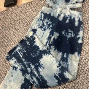 ^F GH^N‎ Tie Dye Denim Flare Jumpsuit Size P thumbnail 6
